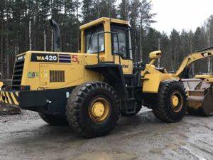 Аренда услуги на фронтальный погрузчик Komatsu WA420 в Москве и Московской области