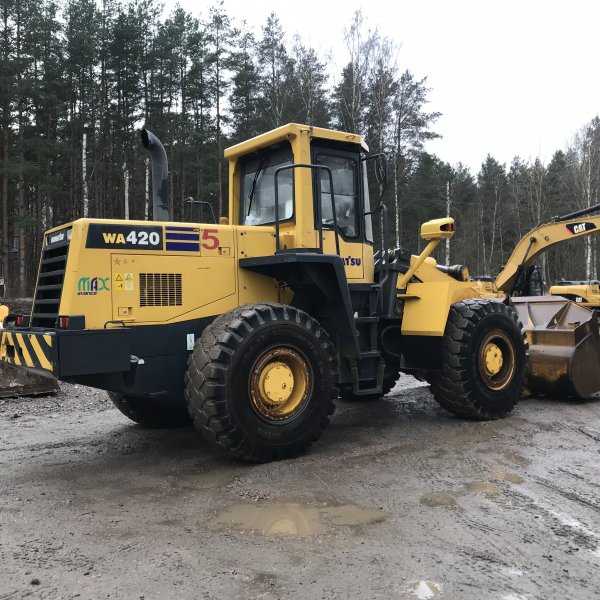 Аренда услуги на фронтальный погрузчик Komatsu WA420 в Москве и Московской области